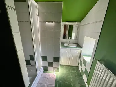 Salle de bains dans l'établissement Glycine, 6 person cottage