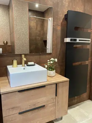 Cuisine ou kitchenette dans l'établissement Studio meuble neuf