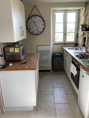 Cuisine ou kitchenette dans l'établissement Bumblebee Cottage