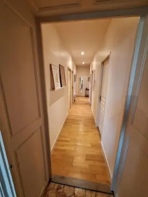 Plan de l'établissement Le Clémenceau face à la Charente 2 chambres