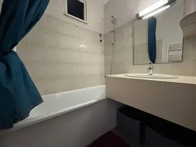 Salle de bains dans l'établissement Appt 3 pièces - CHATELAILLON PLAGE - CL130-212