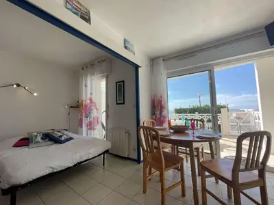 Un ou plusieurs lits dans un hébergement de l'établissement Appt 1 pièce cabine - CHATELAILLON PLAGE - CL090-002