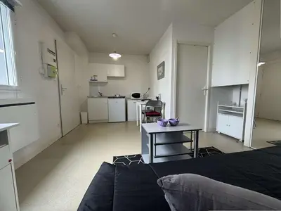 Cuisine ou kitchenette dans l'établissement Studio LA ROCHELLE - LR060-A06
