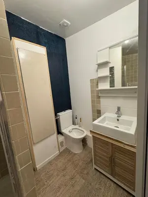 Salle de bains dans l'établissement Printanier