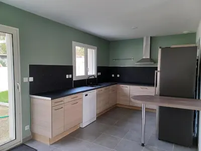 Cuisine ou kitchenette dans l'établissement Maison de vacances 6 personnes