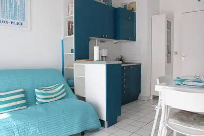 Cuisine ou kitchenette dans l'établissement Appt 2 pièces CHATELAILLON PLAGE - CL040-309