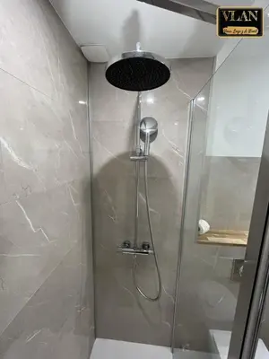 Salle de bains dans l'établissement Le Voltaire