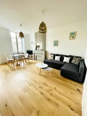 Coin salon dans l'établissement Le Saint-Louis l Coeur de Ville