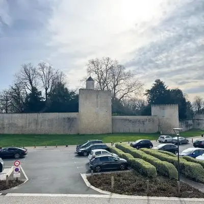 El Castillo Face au Château et Climatisé