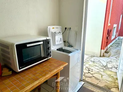 Cuisine ou kitchenette dans l'établissement Bord de mer 60 m - Charmante Maison 5 personnes