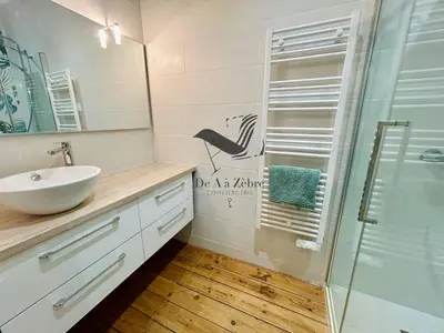 Salle de bains dans l'établissement Le Gambetta - Proche du centre-ville et des thermes