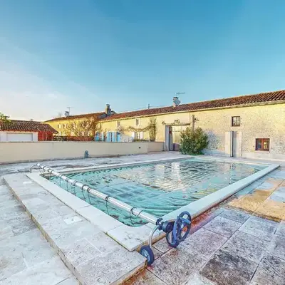 Pet Friendly Home In Nere