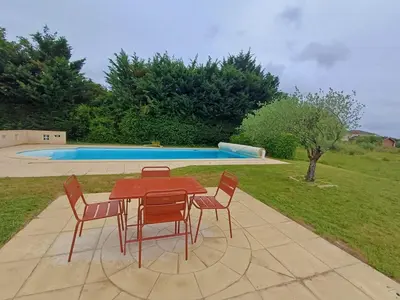 Piscine de l'établissement Jumapi house ou située à proximité