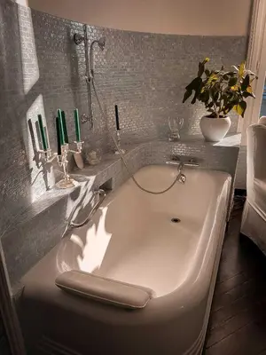 Salle de bains dans l'établissement Château Maranne