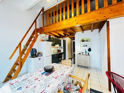 Cuisine ou kitchenette dans l'établissement Maison calme à Fouras pour 4 personnes avec jardin fermé - FR-1-709-92