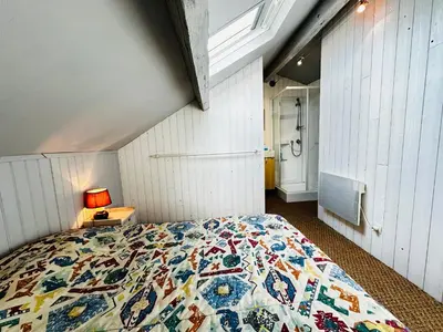 Un ou plusieurs lits dans un hébergement de l'établissement Charmante maison à 200m de la plage pour 5 personnes - FR-1-709-94