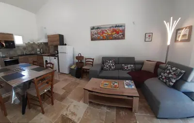 Cuisine ou kitchenette dans l'établissement Gîte Garouille