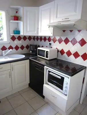 Plan de l'établissement Charming 100m2 House in Croix-Chapeau, 15mn from La Rochelle