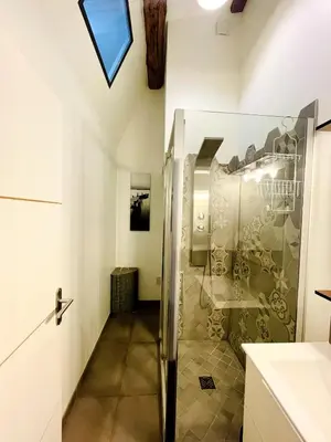 Salle de bains dans l'établissement L'Atelier - Coeur de ville