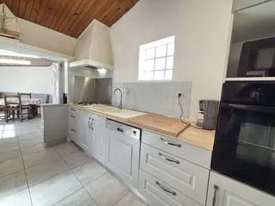 Cuisine ou kitchenette dans l'établissement Maison 4 pièces LA ROCHELLE - LR000-015