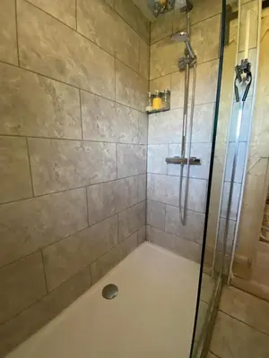 Salle de bains dans l'établissement La Petite Grande Maison près de Chauvigny