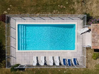 Piscine de l'établissement Maison Périgourdine 14 personnes avec piscine ou située à proximité