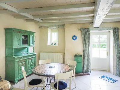 Cuisine ou kitchenette dans l'établissement Holiday Home Saint-Laurent Pool Retreat
