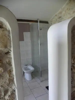 Salle de bains dans l'établissement Gîte Ô Pois Papillon
