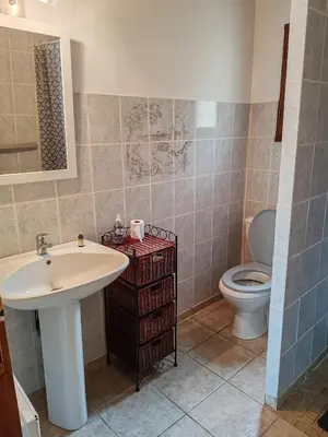 Salle de bains dans l'établissement Domaine la butte de Lauray