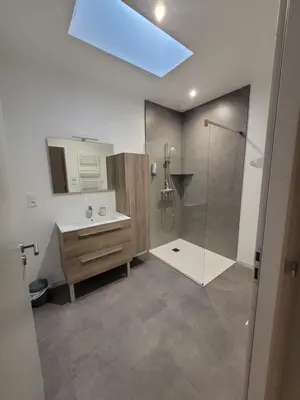 Salle de bains dans l'établissement Les écuries