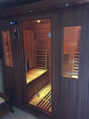Plan de l'établissement Maison accueillante avec piscine à Chalandray