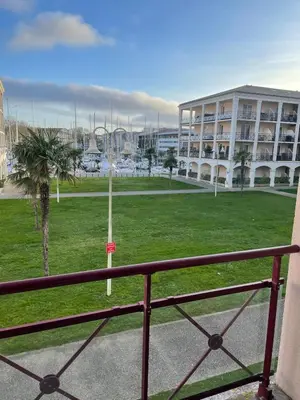 Plan de l'établissement Agréable appartement vue sur port de plaisance