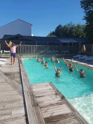 Piscine de l'établissement ZEcamping 3 étoiles dog friendly tennis piscine chauffée ou située à proximité