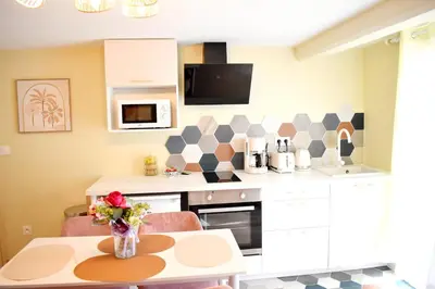 Cuisine ou kitchenette dans l'établissement La licorne poitevine