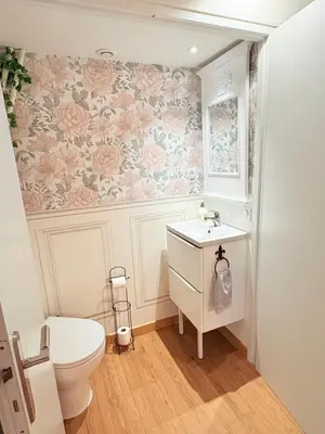 Salle de bains dans l'établissement Le Manoir 1977