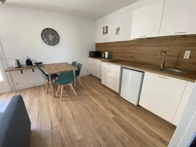 Cuisine ou kitchenette dans l'établissement Maisons Martigny C - Proche Futuroscope et Aquascope