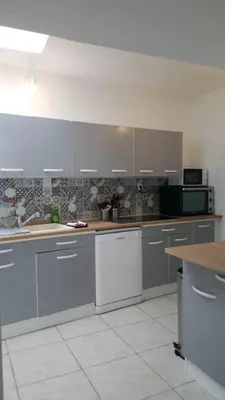 Cuisine ou kitchenette dans l'établissement Gîte Le BB