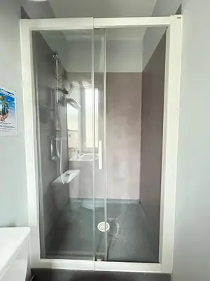 Salle de bains dans l'établissement Studio proche centre et gare