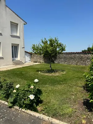 Jardin de l'établissement Les rosiers