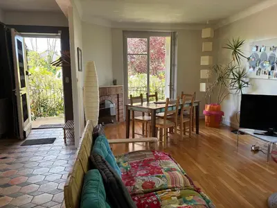 Coin salon dans l'établissement Havre de paix cosy avec jardin proche du centre-ville de Poitiers