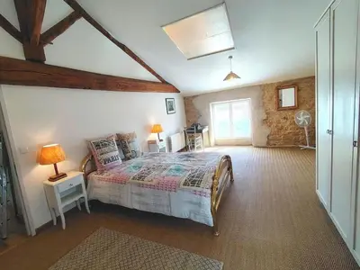 Un ou plusieurs lits dans un hébergement de l'établissement 4 Bed-Sleeps 8-Aircon-Garden-Pool-Parking