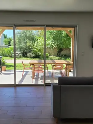Coin salon dans l'établissement Maison à la campagne proche de La Rochelle