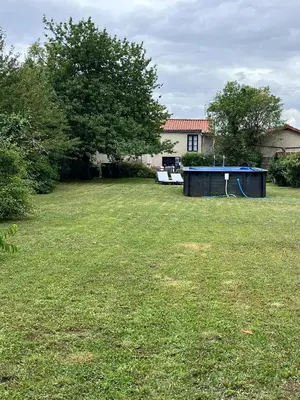 Jardin de l'établissement Character village house with private pool - Chez Sophie