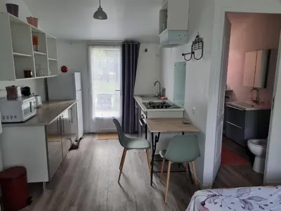 Cuisine ou kitchenette dans l'établissement Gîte 2 personnes Pamacaldy