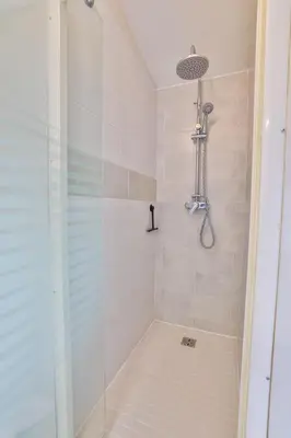 Salle de bains dans l'établissement La Jarnacaise #12pers #6 chambres