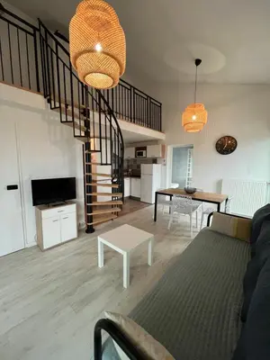 Cuisine ou kitchenette dans l'établissement Appartement quartier des Minimes avec piscine, parking, en bordure du port à La Rochelle