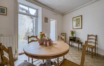 Coin salon dans l'établissement Awesome Home In Verteuil-Sur-Charente