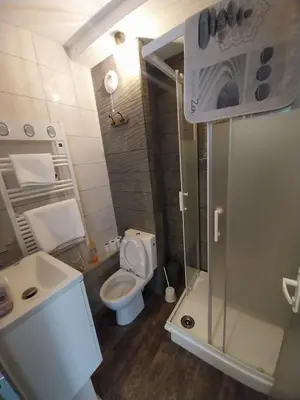 Salle de bains dans l'établissement Le Floréal