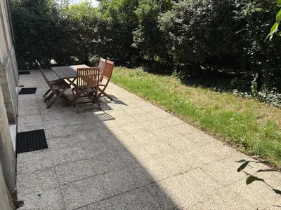 Jardin de l'établissement Le Clos - Centre ville - Jardin - Parking privé