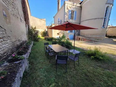 Jardin de l'établissement Appartement de charme dans une maison de maître